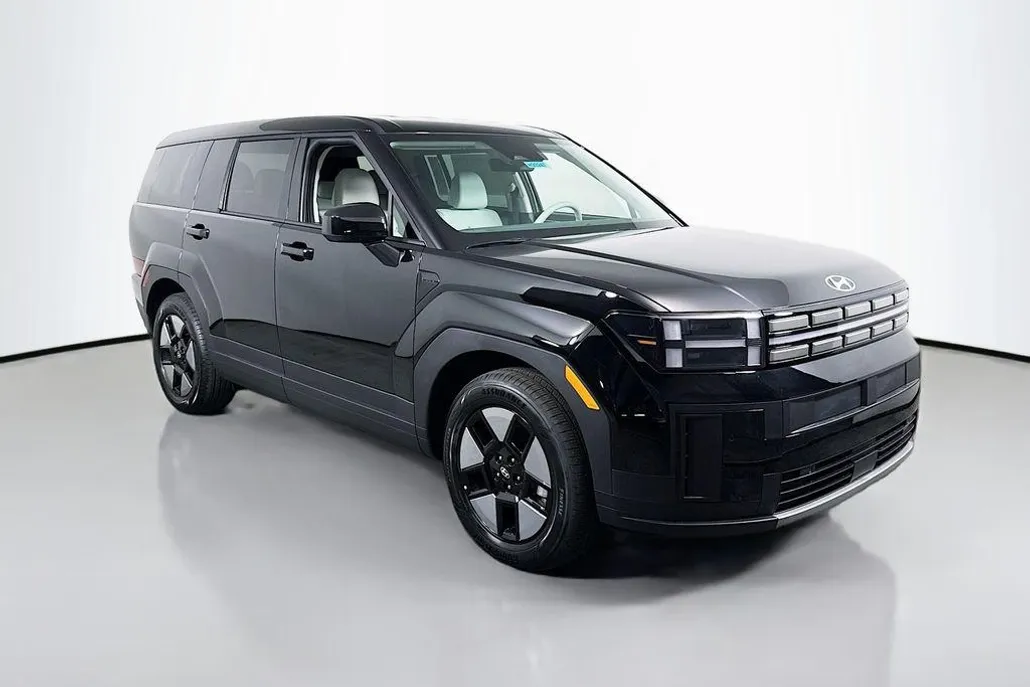 2026 Hyundai Santa Fe SE photo 1