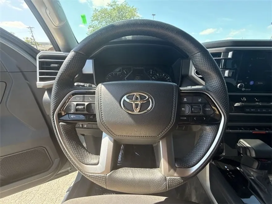 2022 Toyota Tundra SR5 CrewMax photo 14