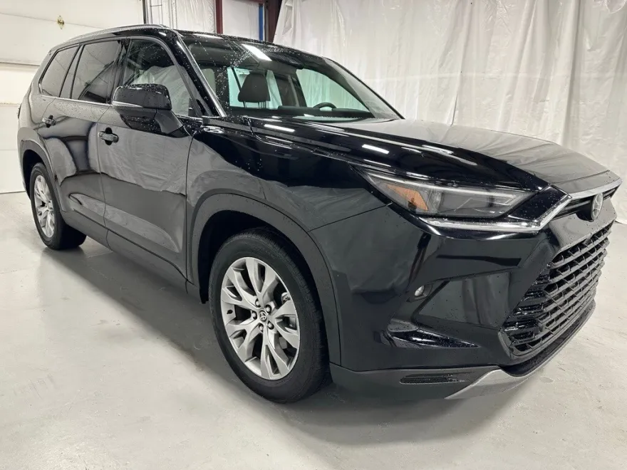 2025 Toyota Grand Highlander Limited photo 1