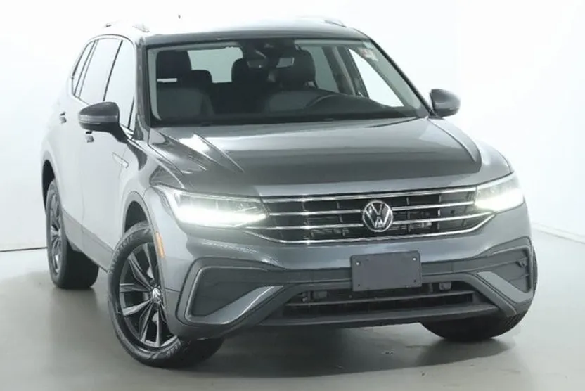2023 Volkswagen Tiguan SE photo 1