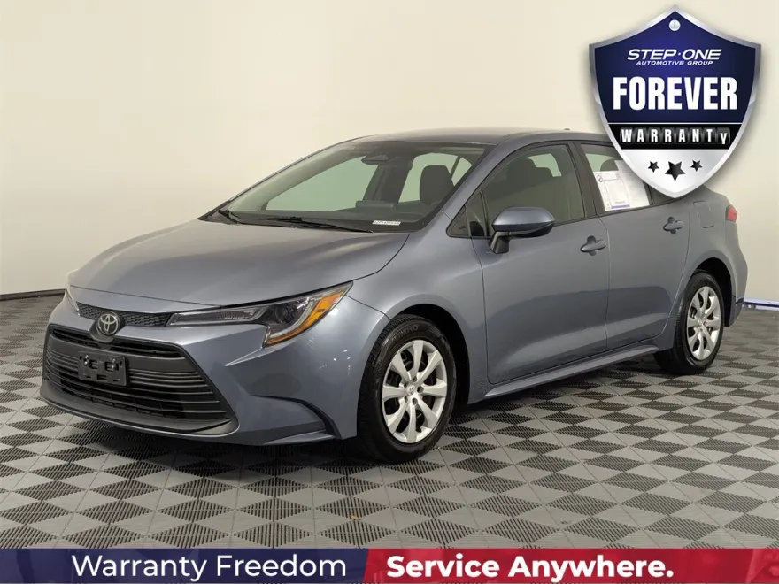 2024 Toyota Corolla LE photo 1