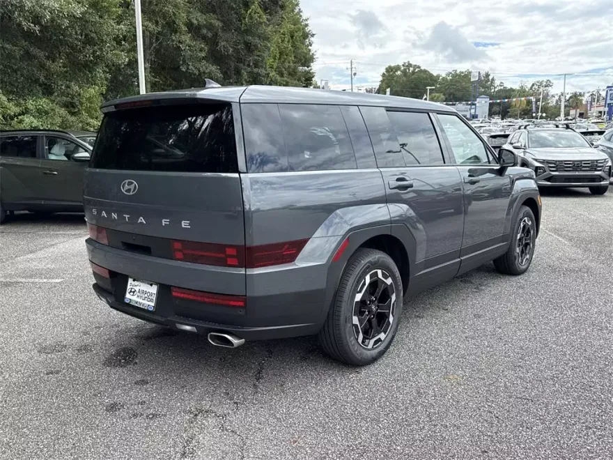 2026 Hyundai Santa Fe SE photo 1