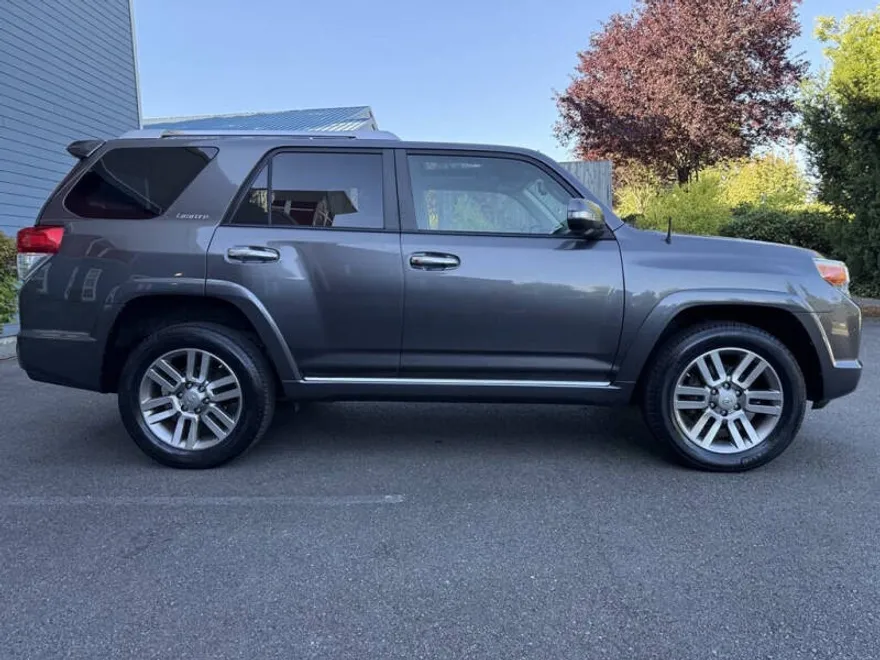 2010 Toyota 4Runner Limited photo 1
