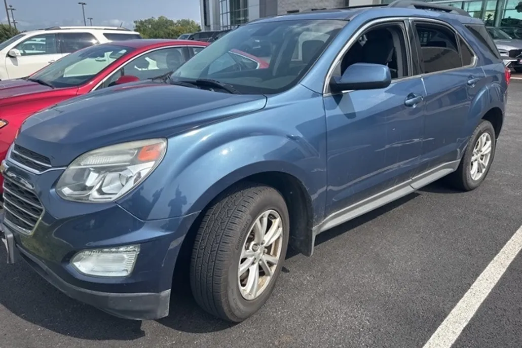 2016 Chevrolet Equinox LT photo 1