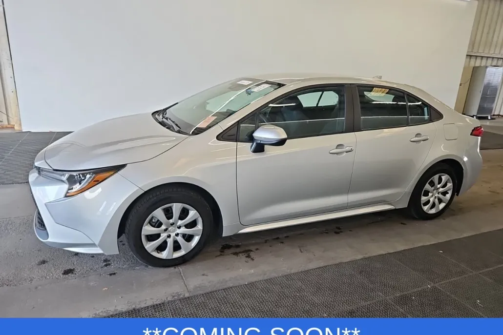 2022 Toyota Corolla LE photo 1