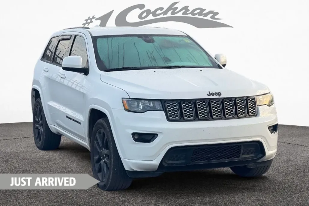 2017 Jeep Grand Cherokee Altitude photo 1