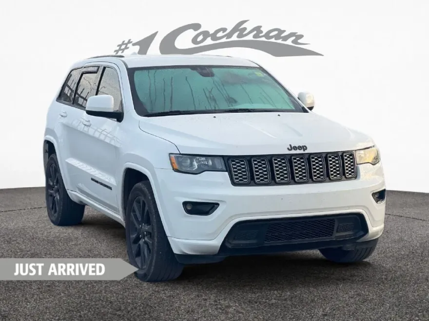 2017 Jeep Grand Cherokee Altitude photo 1