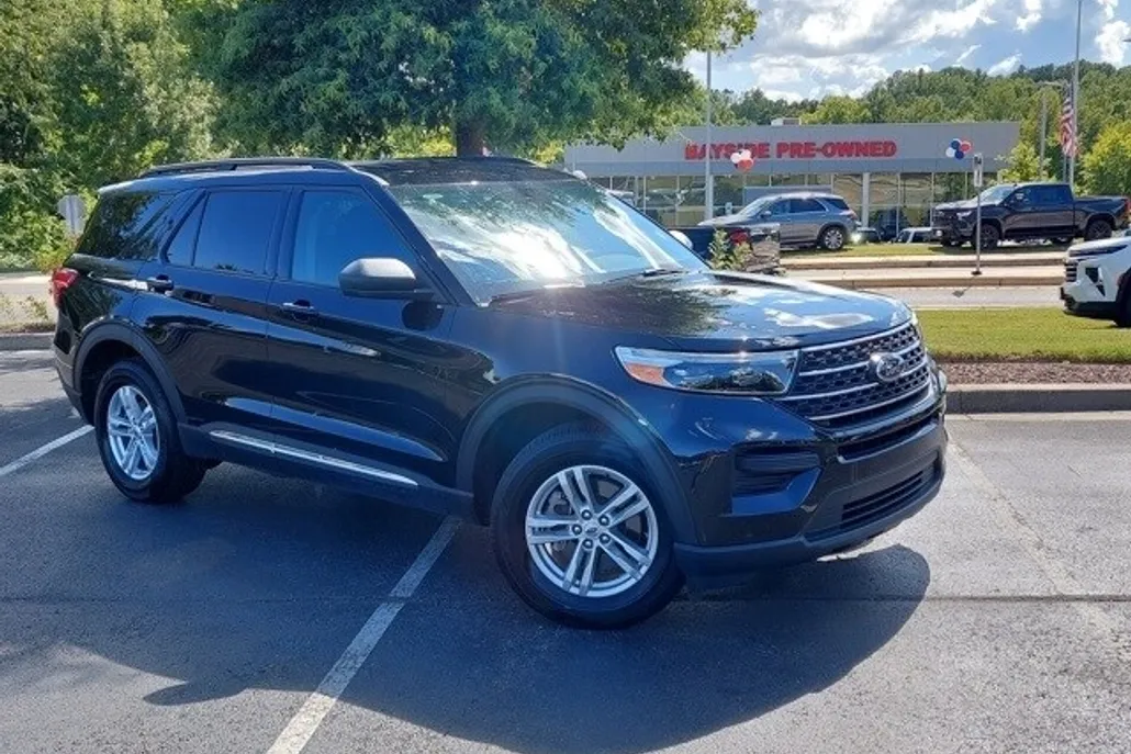 2024 Ford Explorer XLT photo 1