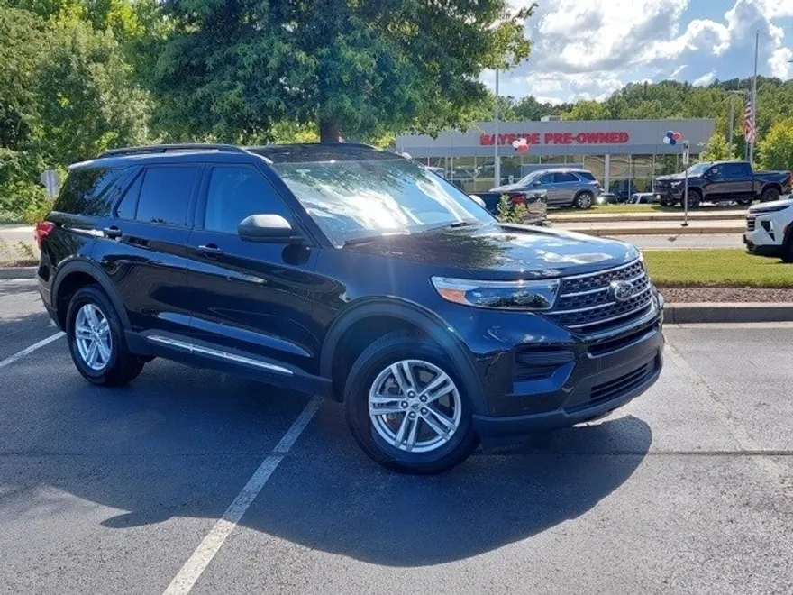 2024 Ford Explorer XLT photo 1