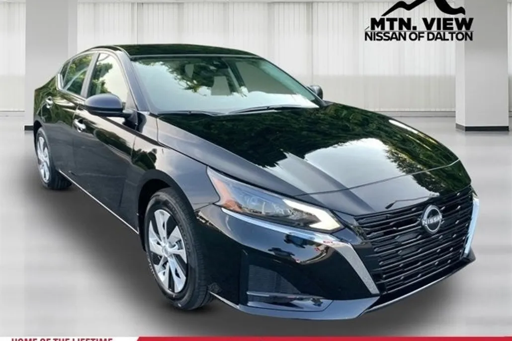 2025 Nissan Altima S photo 1