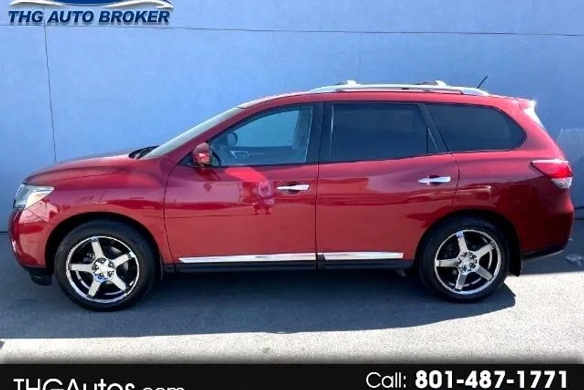 2014 Nissan Pathfinder Platinum photo 1