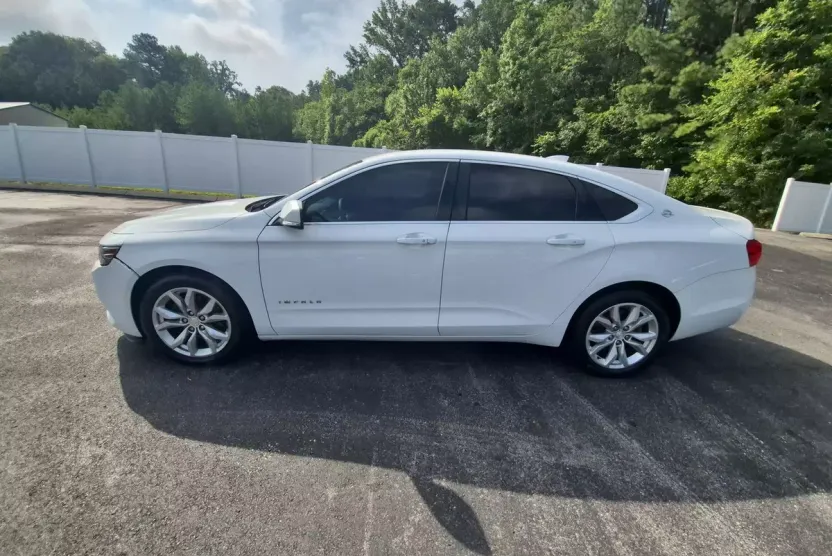 2018 Chevrolet Impala 1LT photo 1