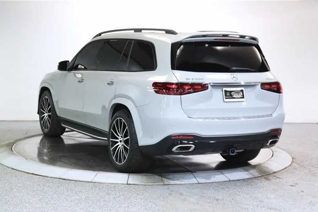 2024 Mercedes Benz GLS 580 photo 1