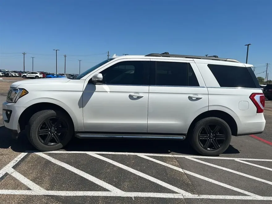 2020 Ford Expedition XLT photo 1