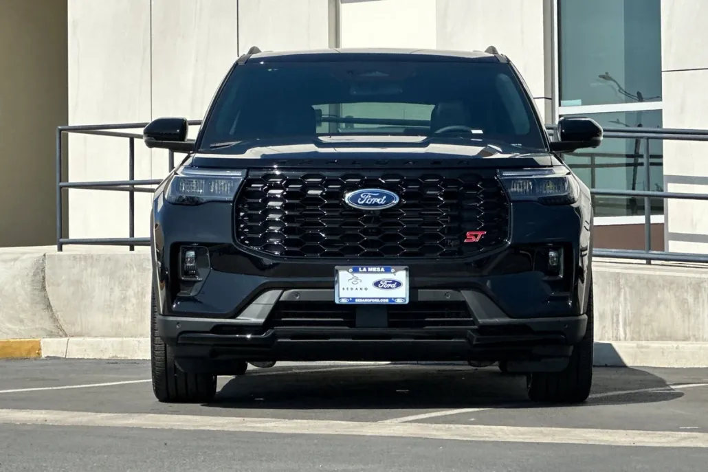 2025 Ford Explorer ST photo 1