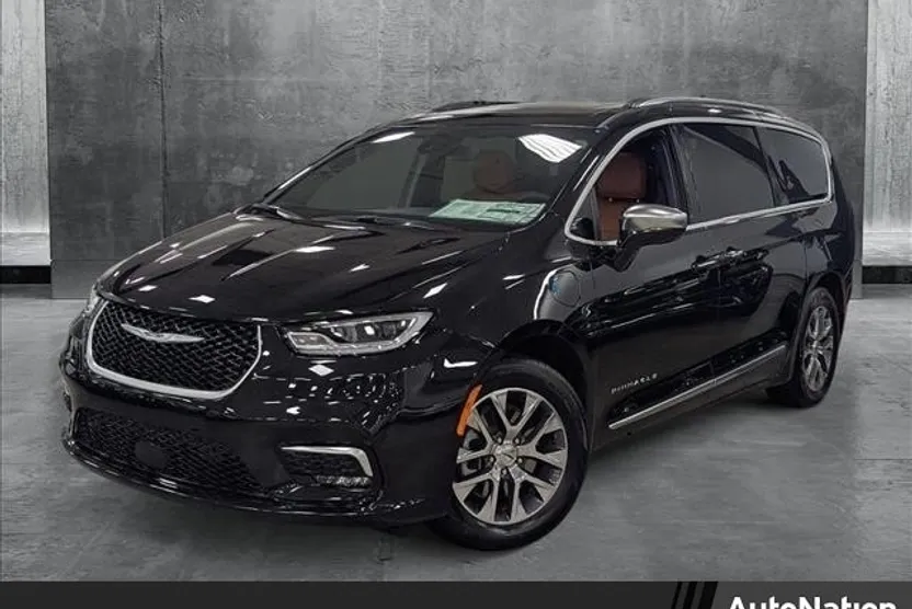 2024 Chrysler Pacifica Pinnacle photo 1