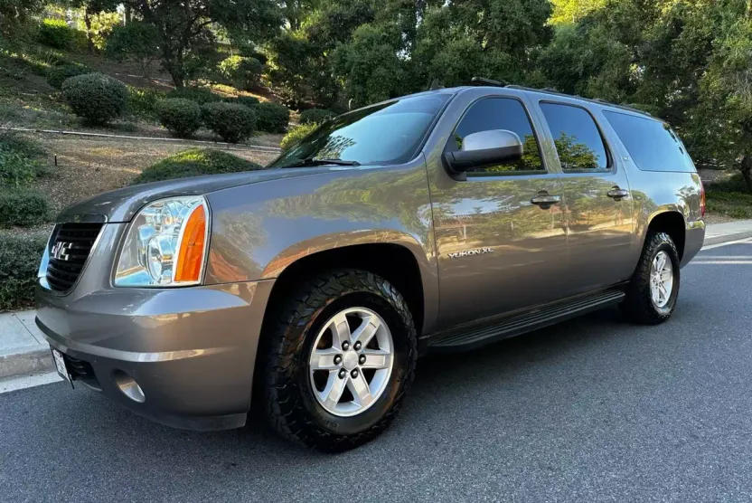 2013 Gmc Yukon XL 1500 SLT photo 1