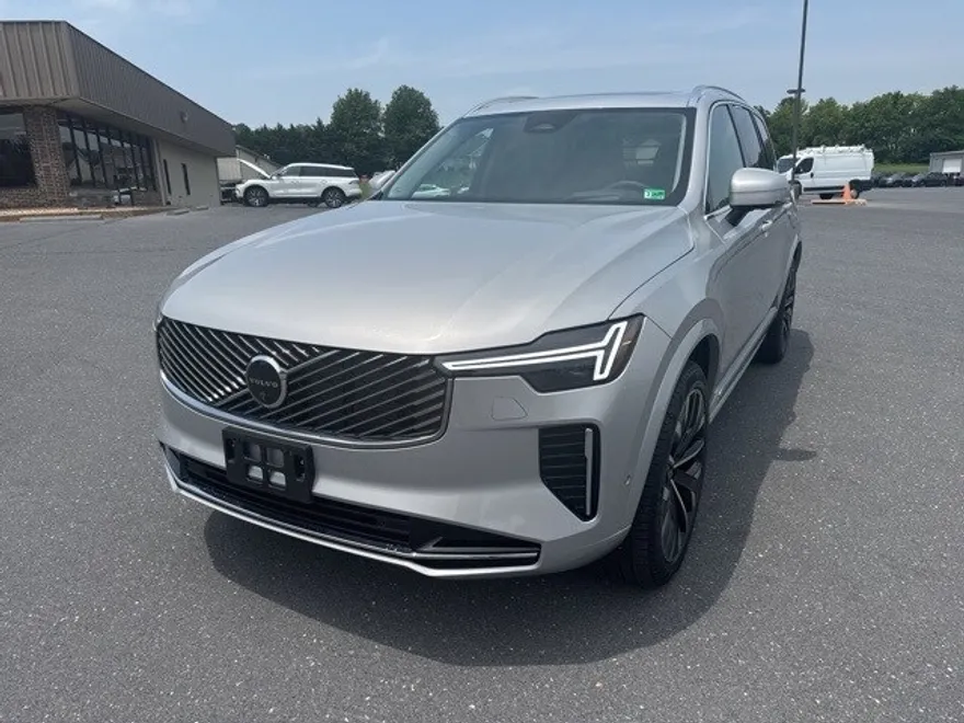 2025 Volvo XC90 photo 1