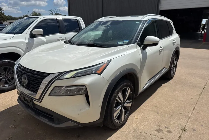 2023 Nissan Rogue SL photo 1