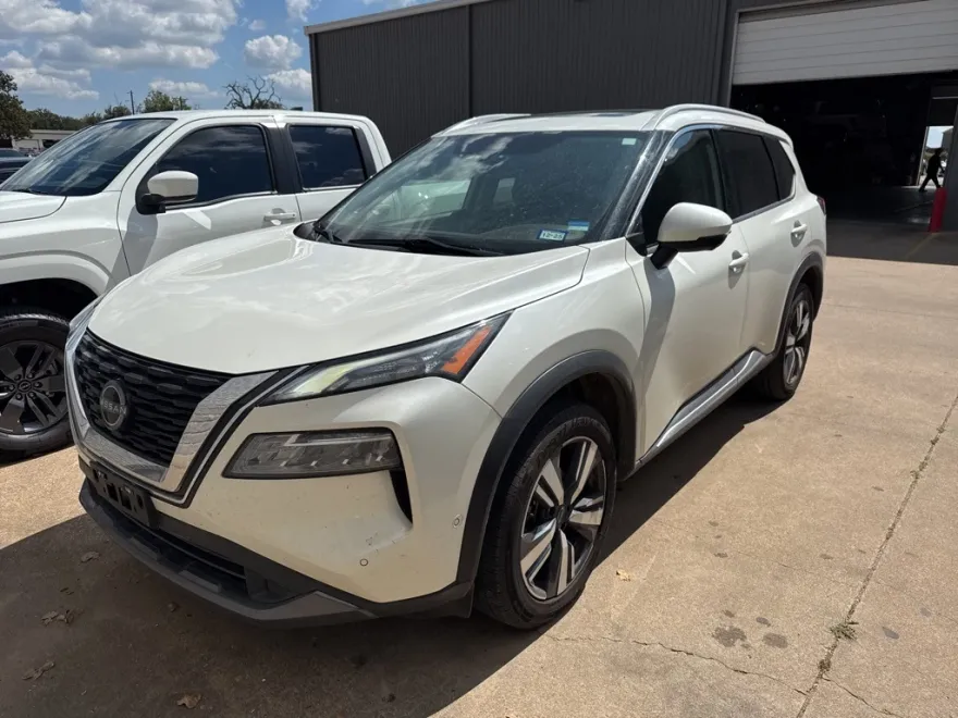 2023 Nissan Rogue SL photo 1