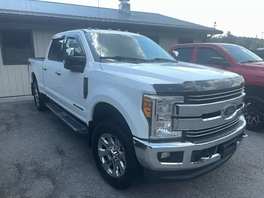 2017 Ford F-250 Lariat photo 1