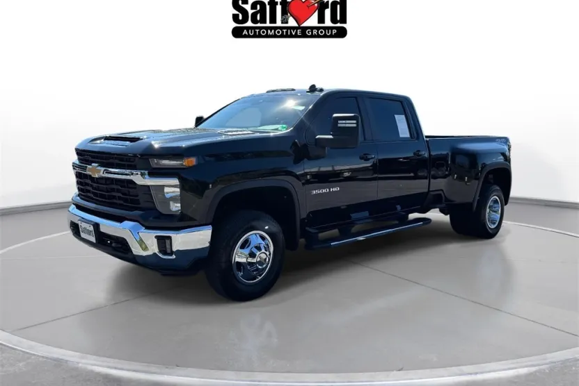 2024 Chevrolet Silverado 3500HD LT photo 1