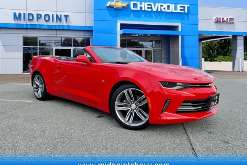 2017 Chevrolet Camaro 2LT photo 1