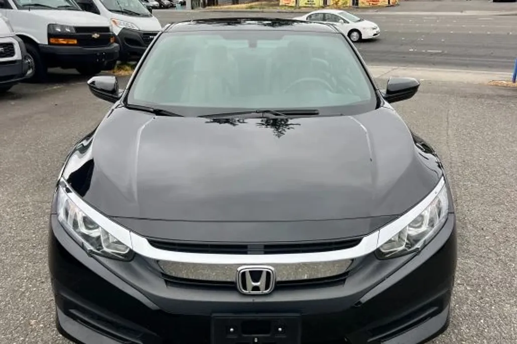 2018 Honda Civic photo 1