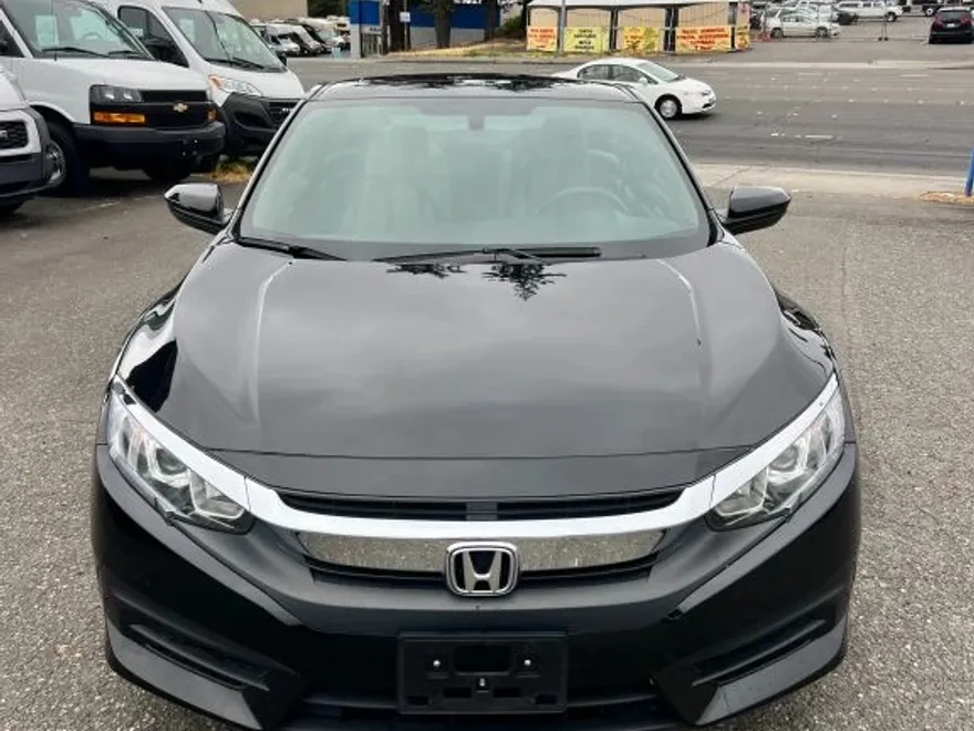 2018 Honda Civic photo 1