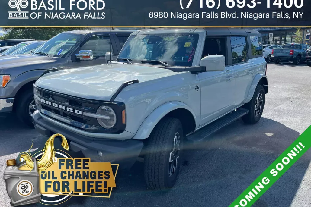 2022 Ford Bronco Outer Banks photo 1