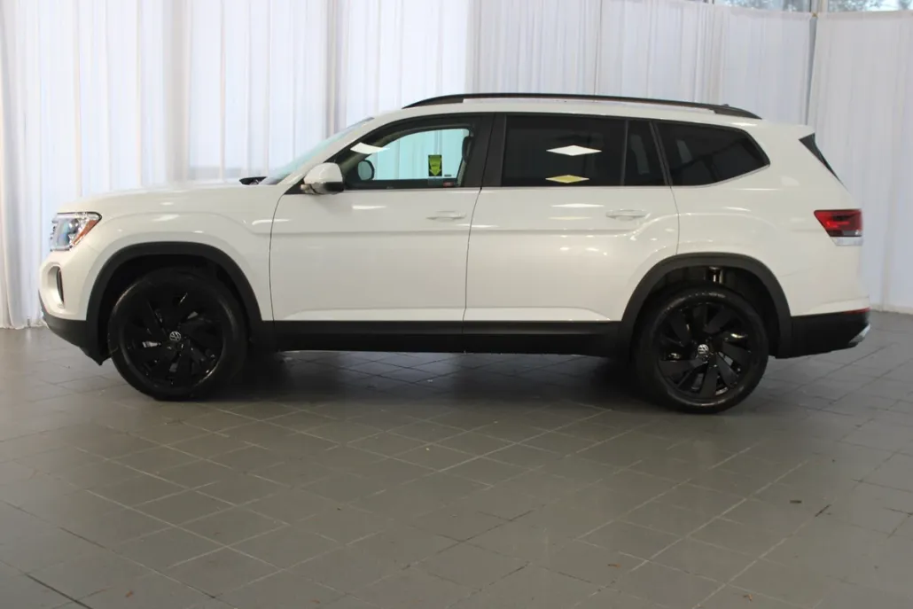 2026 Volkswagen Atlas SE Technology photo 1