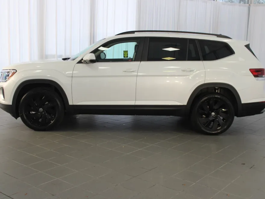 2026 Volkswagen Atlas SE Technology photo 1