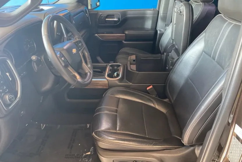 2019 Chevrolet Silverado 1500 High Country photo 1
