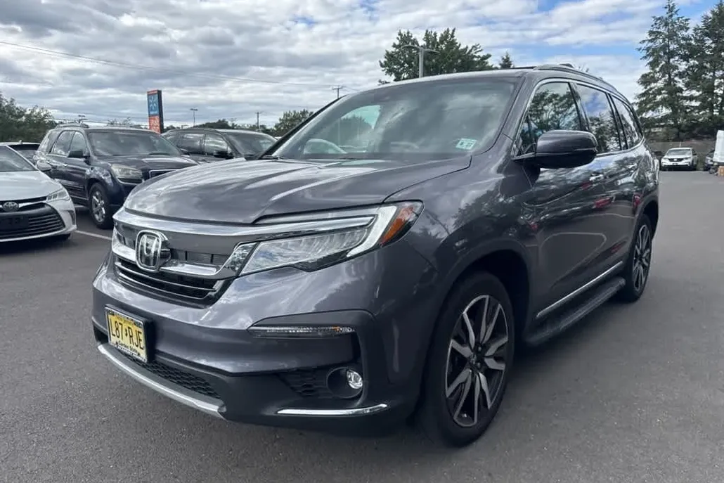 2022 Honda Pilot Touring photo 1