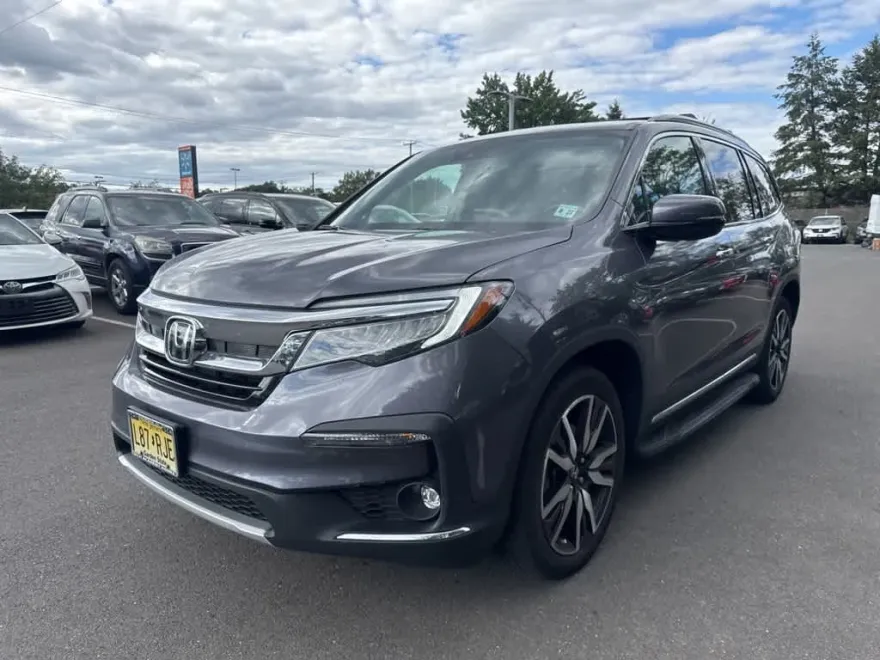 2022 Honda Pilot Touring photo 1
