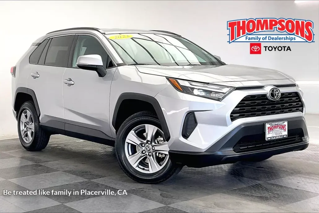 2022 Toyota RAV4 XLE photo 1