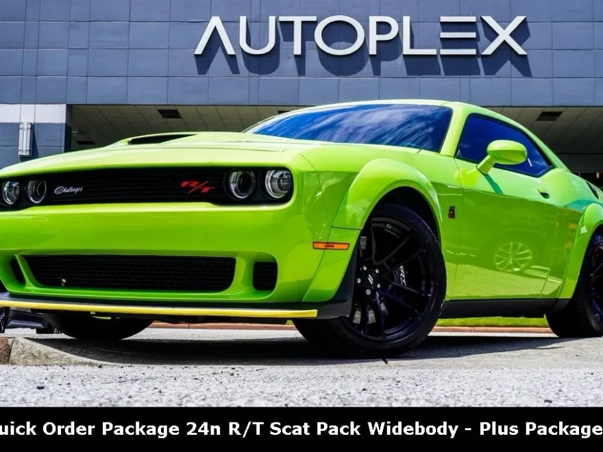 2023 Dodge Challenger R/T Scat Pack Widebody photo 1