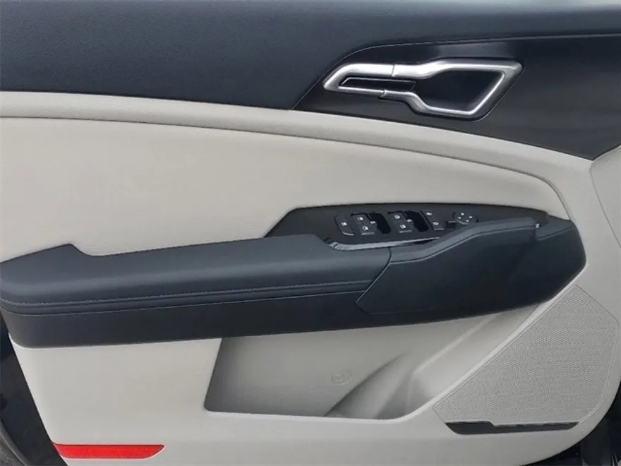 2025 Kia Sportage EX photo 1