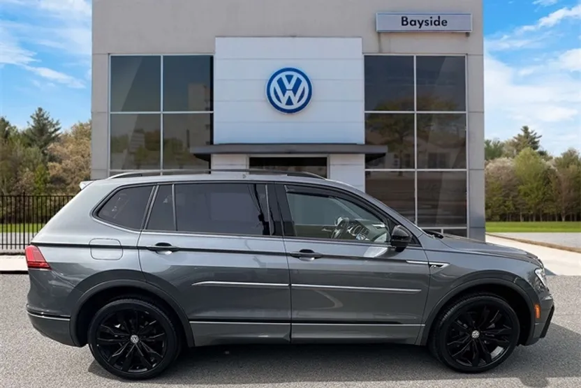 2021 Volkswagen Tiguan SE R-Line Black photo 1