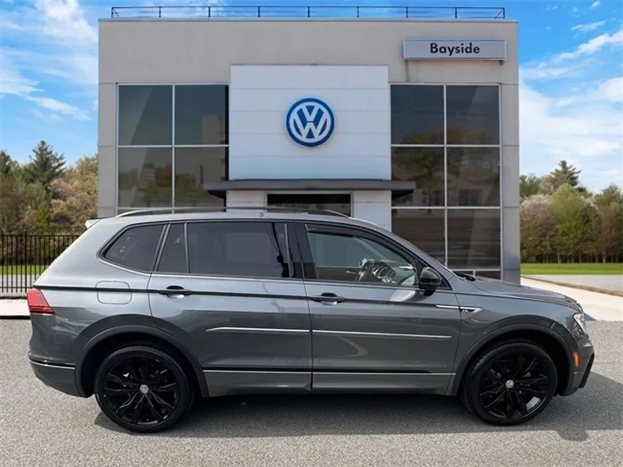 2021 Volkswagen Tiguan SE R-Line Black photo 1
