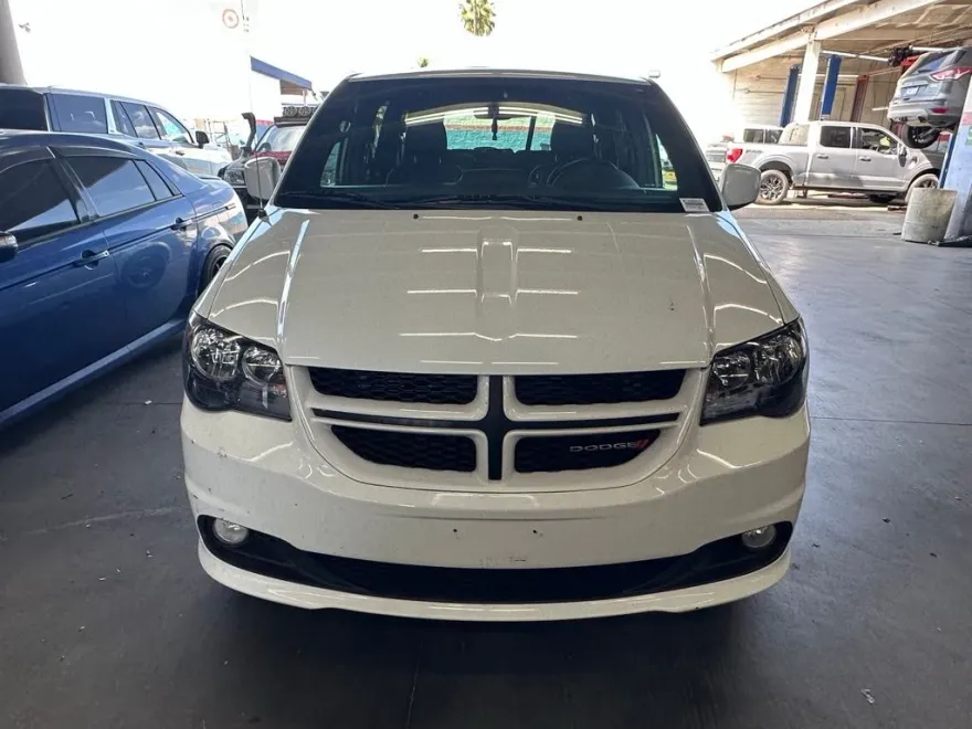 2018 Dodge Grand Caravan GT photo 1