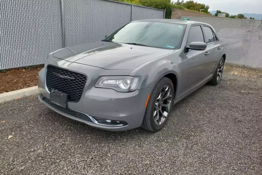 2018 Chrysler 300 S photo 1