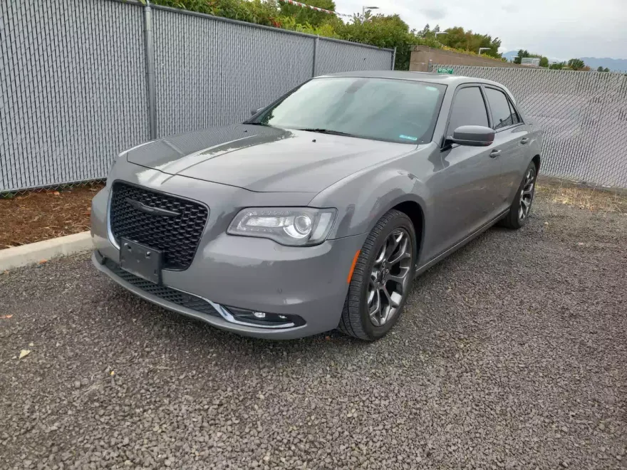 2018 Chrysler 300 S photo 1
