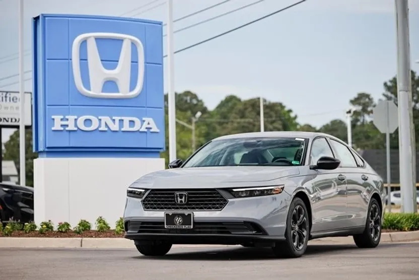 2025 Honda Accord SE photo 1