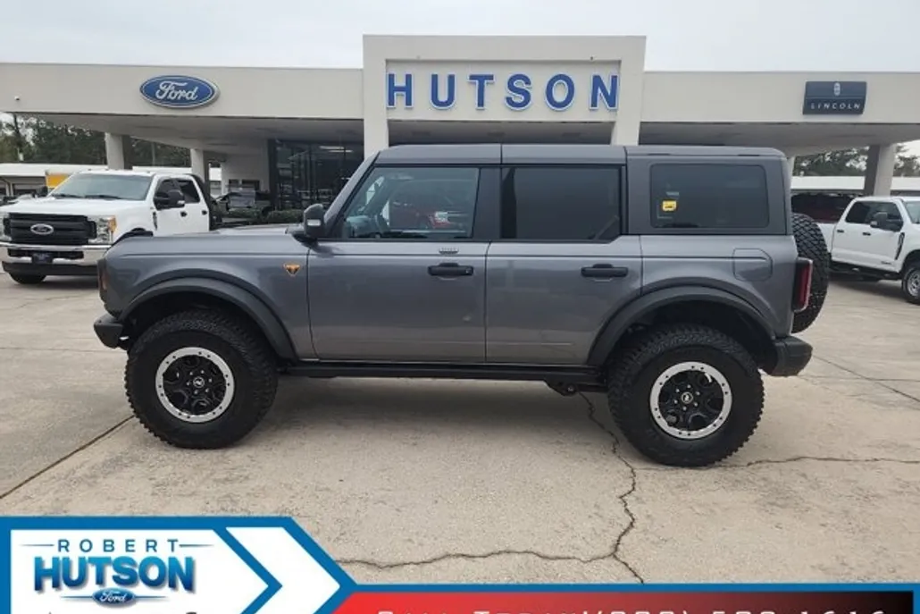 2023 Ford Bronco Badlands photo 1