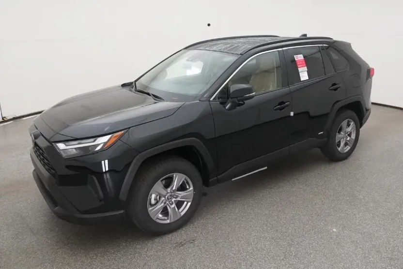 2025 Toyota RAV4 Hybrid XLE photo 1