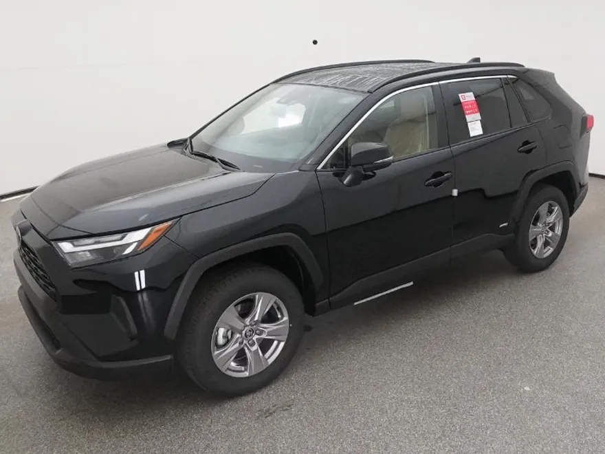 2025 Toyota RAV4 Hybrid XLE photo 1