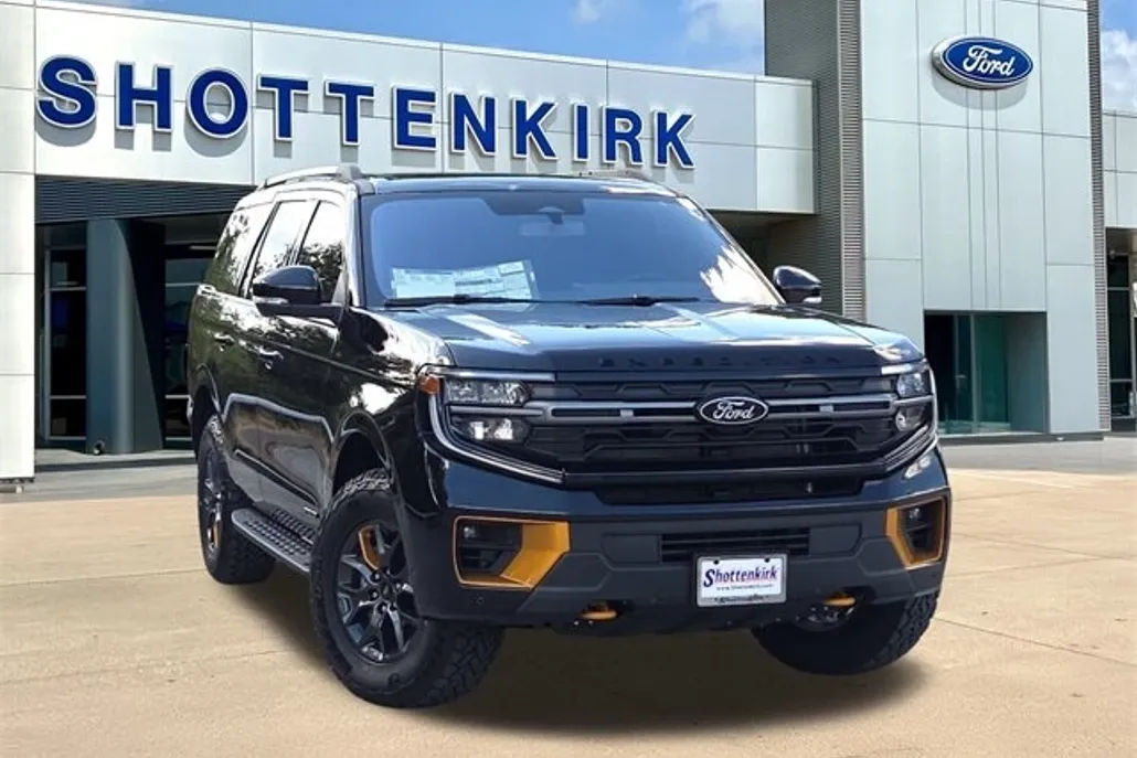 2025 Ford Expedition photo 1