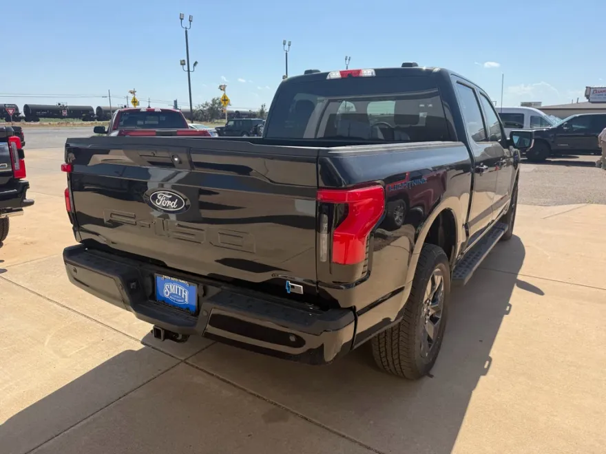 2025 Ford F-150 Lightning photo 1
