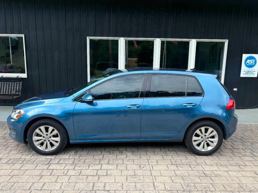 2015 Volkswagen Golf TDI S photo 1